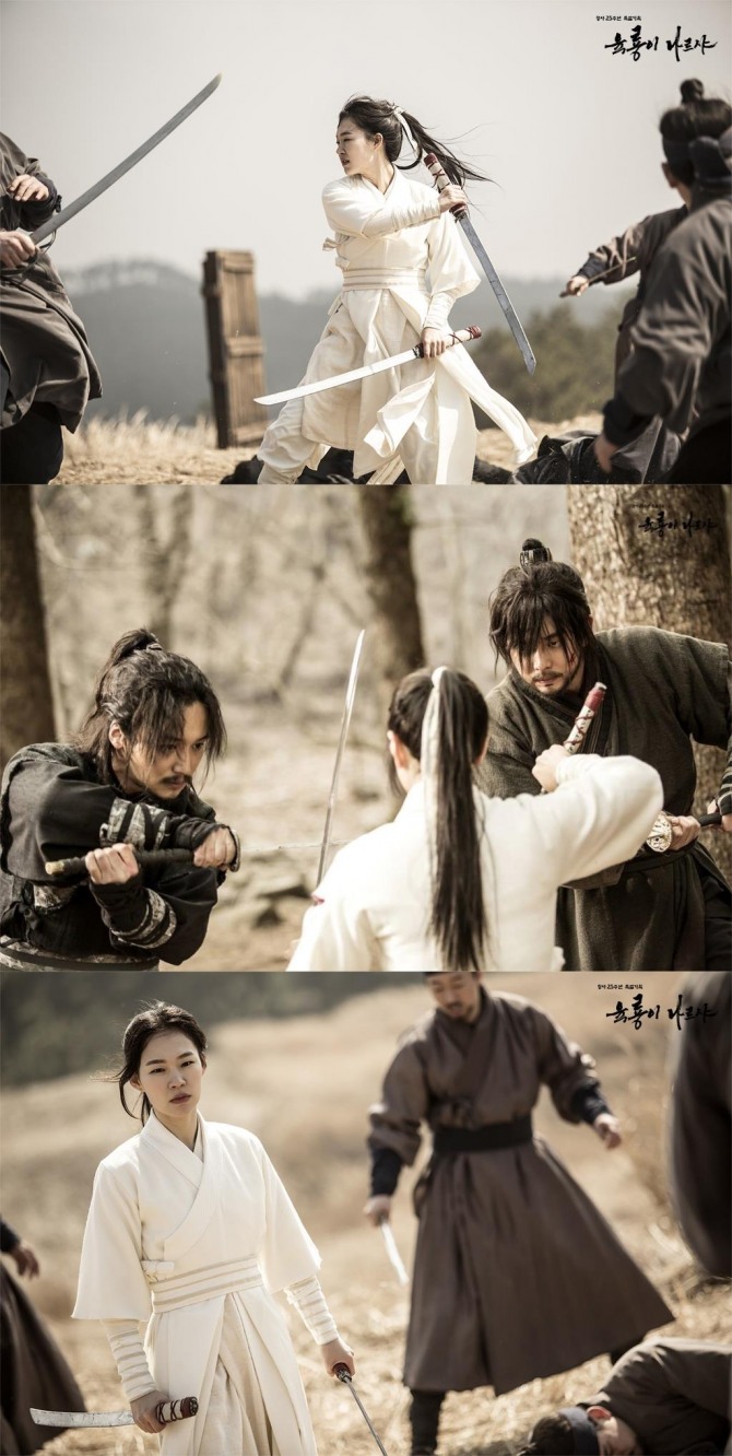 자신이 정한 다섯 명의 죄인을 처단하기 위해 나타난 척사광(한예리)/사진=공식 페이스북 캡처