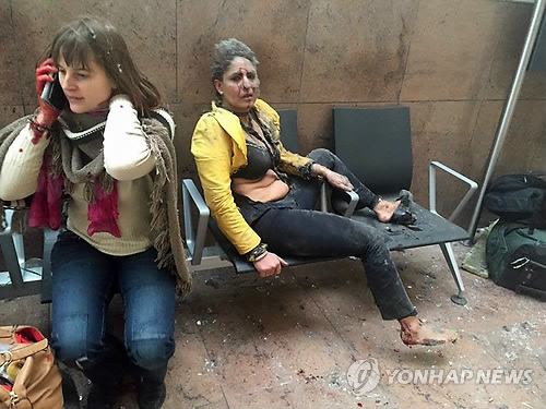 브뤼셀공항 폭발사건…부상한 두 여성./사진=연합