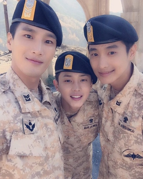알파팀 임중사(안보현, 왼쪽), 김일병(김민석, 가운데), 공하사(최웅, 오른쪽)/사진= 안보현 인스타그램 캡처