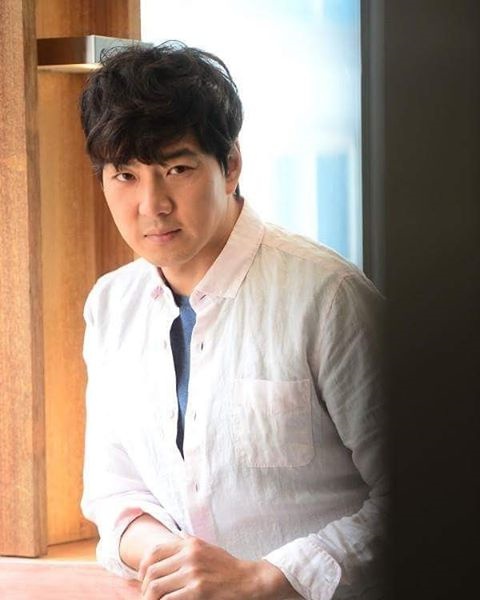 탤런트 송일국이 4·13 총선 현장에서 송파병에 출마한 어머니 김을동 의원의 유세를 지원한다./사진=songilkook 인스타그램 캡처