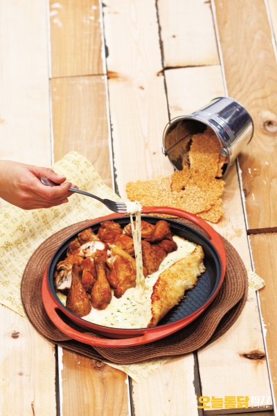 치즈밥통닭/사진=오늘통닭 제공