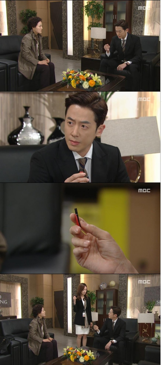 26일 아침 방송된 MBC 아침 일일드라마 '내일도 승리'에서 한승리(전소민)가 마침내 교통사고 뺑소니 동영상 USB를 확보해 차선우의 단죄를 예고했다./사진=MBC 방송 캡처