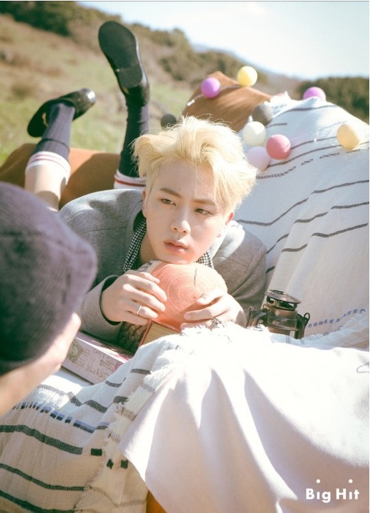 최근 금발로 파격 변신한 진/사진=빅히트엔터테인먼트 제공