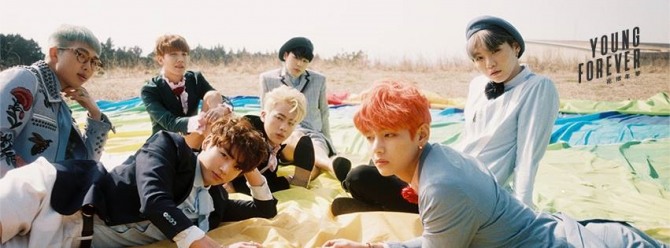 보이그룹 '방탄소년단'이 2일 발표한 스페셜 싱글 앨범 '화양연화 영 포에버'가 아이튠스 차트에서도 상위권에 올라 선전하고 있다./사진=공식 페이스북