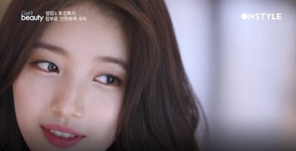 '겟잇뷰티'의 대표 코너 '토킹미(美)러'에 걸그룹 미쓰에이 (miss A)의 멤버이자 배우 수지(본명 배수지)가 출연해 화제를 모으고 있다./사진=온스타일 방송캡처