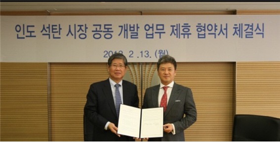 미국 국적의 키스톤글로벌 대주주 정 크리스토퍼 영(사진 오른쪽).