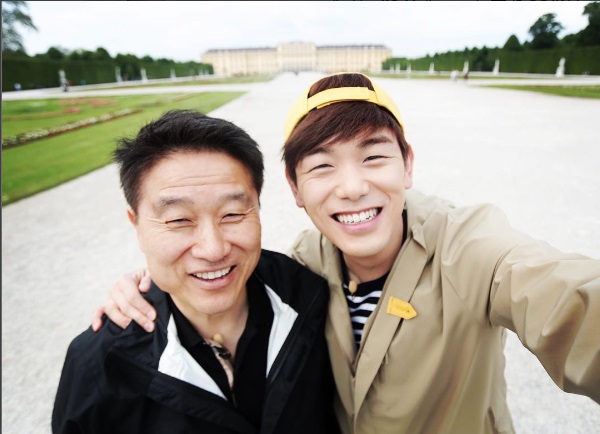 가수 에릭남이 2일 밤 11시에 방송되는 tvN ‘아버지와 나’의 첫 방송을 앞두고 SNS를 통해 소식을 전했다./사진=에릭남 SNS