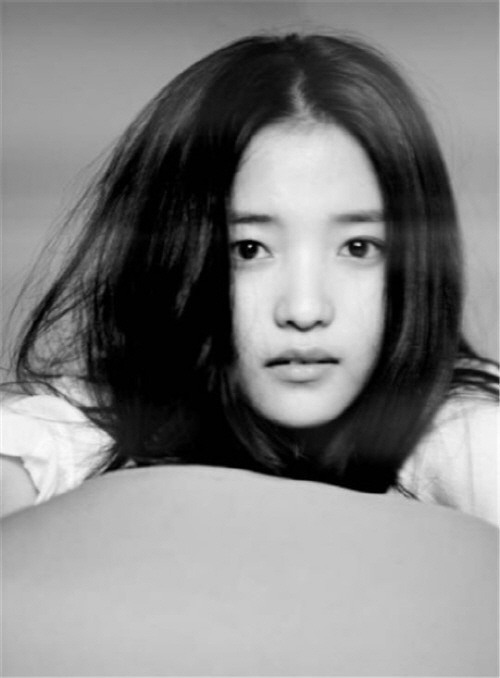 박찬욱 감동의 영화 ‘아가씨’에 캐스팅 되면서 신예 여배우 김태리가 단번에 충무로의 신데렐라로 떠올랐다./사진=모호필름 용필름 제공