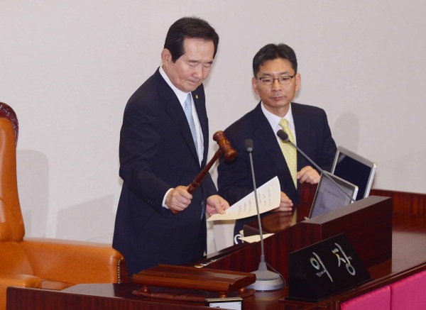 정세균 신임 국회의장이 9일 서울 여의도 국회 본회의장에서 열린 제343회국회(임시회) 제1차 본회의에서 의사봉을 두드리고 있다. /사진=뉴시스