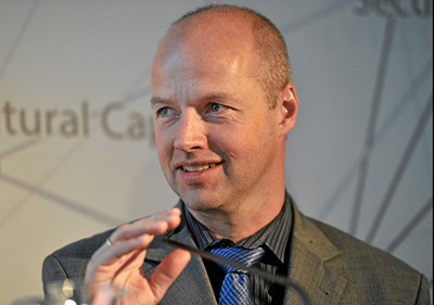 하늘을 나는 차를 개발중인 세바스찬 드룬 키티호크 창업자. 그는 구글 자율주행차 개발의 주역이기도 하다. 래리 페이지 구글CEO는 그가 설립한 하늘을 나는 차 개발 회사 키티호크에도 개발비를 대고 있다. 키티호크는 미국의 라이트 형제가 세계최초로 동력 비행에 성공한 언덕 지명이다. 사진=위키피디아