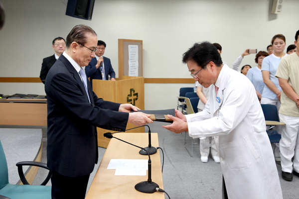 인제대학교 백병원이 84주년 기념식을 갖고 있다.