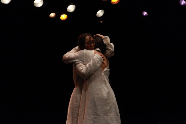 정보경 안무의 '각시'