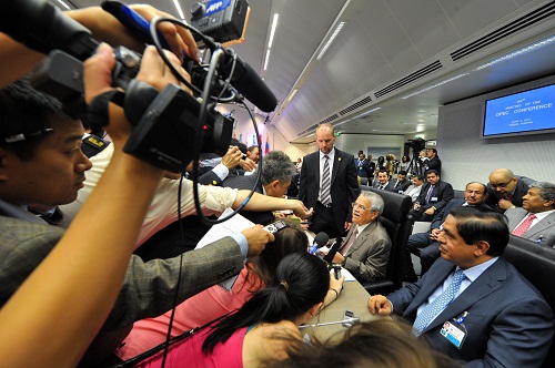 정명훈 경찰 출석, 검찰이 더 불쌍하다는 데... 대체 무슨 뜻? human rights violation 인권유린 문제 8월공연에서 만나자 1년반만에 그런 질문을 하는 것은 말이 안 된다