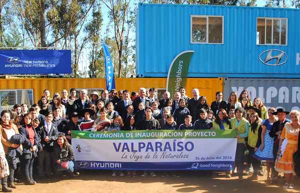 현대차는 26일(현지시간) 칠레 발파라이소에 위치한 퀘브라다 베르데 공원에서 환경개선 및 아동교육을 지원하는 사회공헌사업 런칭 행사를 진행했다. /현대차 제공
