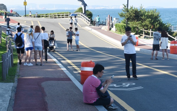 지난 달 22일 포켓몬고(포켓몬 GO) 서비스가 일본에서 시작됨에 따라 울주군 간절곶 주차장 일원에서도 서비스되고 있다. 그러나 지도 반출이 불가한 대한민국에서는 공식적인 서비스가 불가하다.