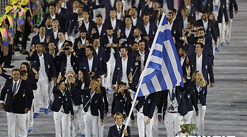 올림픽 발상지 그리스의 선수단이 206개국 선수단 가운데 맨 먼저 입장하고 있다 / 사진=뉴시스