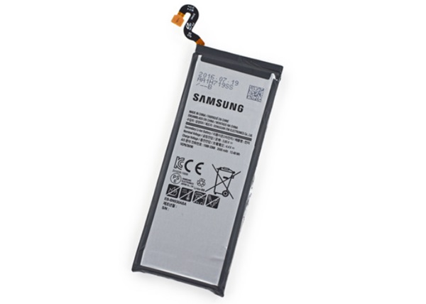  3500mAh 배터리. 사진=아이픽스잇