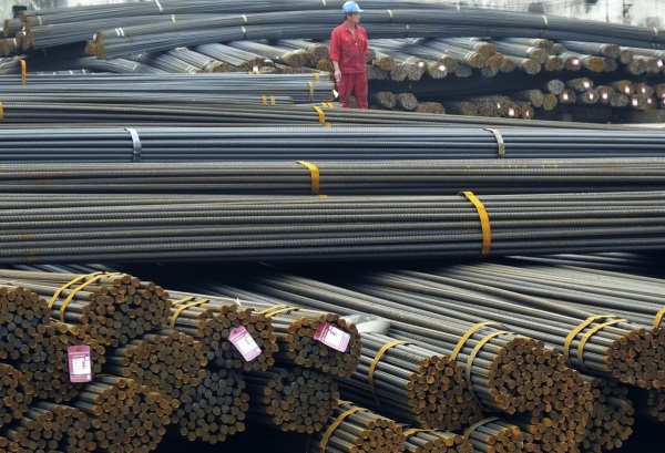 중국 정부가 18일(현지시간) 미국산 철강 제품에 대해 반덤핑 과세를 부과하기로 했다. 사진은 지난 4월 25일 중국 허베이성 이창에 있는 철근 시장의 모습. 사진/뉴시스 