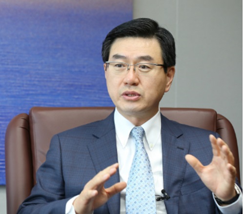 최근 충전중 폭발된 삼성전자 갤럭시노트7용 배터리를 공급한 것으로 알려진 삼성SDI의 조남성사장이 난관을 어떻게 돌파할지에 관심이 집중되고 있다. 사진=삼성 