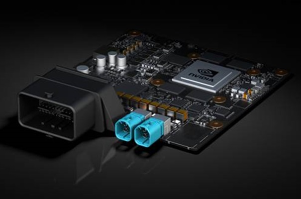 비주얼 컴퓨팅 분야의 세계적인 선도 기업 엔비디아가 지난 13일 중국 베이징에서 자율주행차 오토크루즈 기능을 제공하는 초소형 AI슈퍼컴 ‘드라이브 PX2(Drive PX2)’를 발표했다. 다음 달부터 자동차 생산 협력업체를 중심으로 판매될 예정이다.  사진=엔비디아