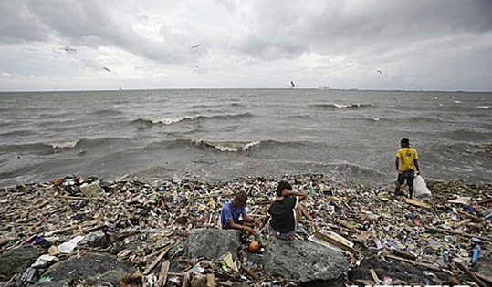 22호 태풍 하이마로 쑥대밭이 된 필리핀 / 사진=뉴시스