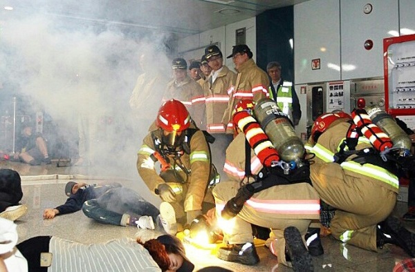 지하철 화재 대응훈련/사진=뉴시스
