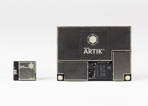 삼성전자 IoT 기기 개발 플랫폼인 ‘아틱(ARTIK)’의 신제품 ‘ARTIK 0’과 ‘ARTIK 7’  사진=삼성전자