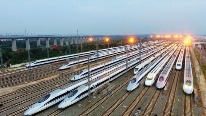 중국철도총공사(中国铁路总公司)에서 제작한 철도차량.