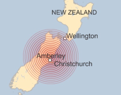 뉴질랜드 남섬의 크라이스트처치 인근에서 14일(현지시간) 오전 0시 2분 규모 7.8의 강진이 발생했다. BBC방송의 이날 보도에 따르면 미 지질조사국(USGS)은 이번 지진의 진앙은 크라이스트처치에서 북동쪽으로 95㎞지점이라고 밝혔다. 지진 발생 후 2시간 후 강력한 쓰나미가 뉴질랜드 북동부 해안을 강타하고 있다. 뉴질랜드 방재당국은 쓰나미 경보를 발령하면서 남섬 동부 해안 주민들에게 고지대로 긴급 대피하라고 경고했다./뉴시스= BBC방송