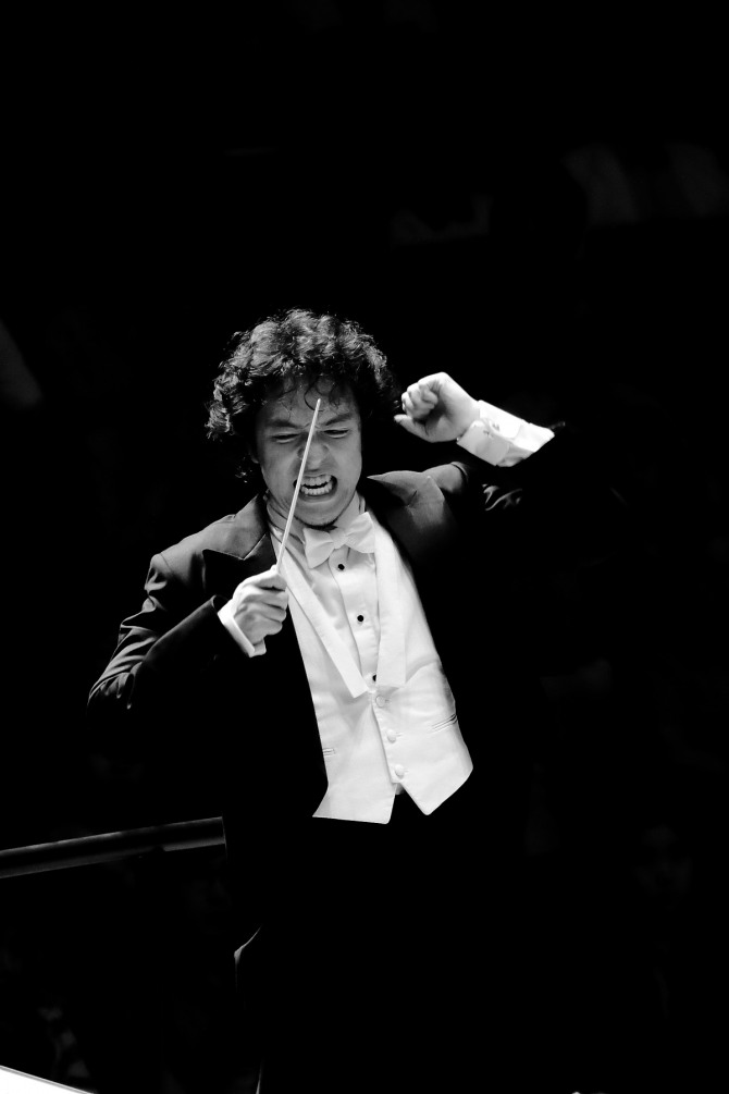 백윤학 지휘자
