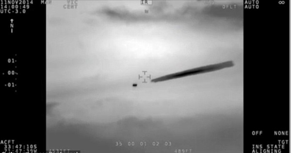 육안으로는 이 UFO를 볼수 있었지만  헬리콥터에 탑재한 레이더로는 이 물체를 검지할 수 없었다. 사진=유튜브 