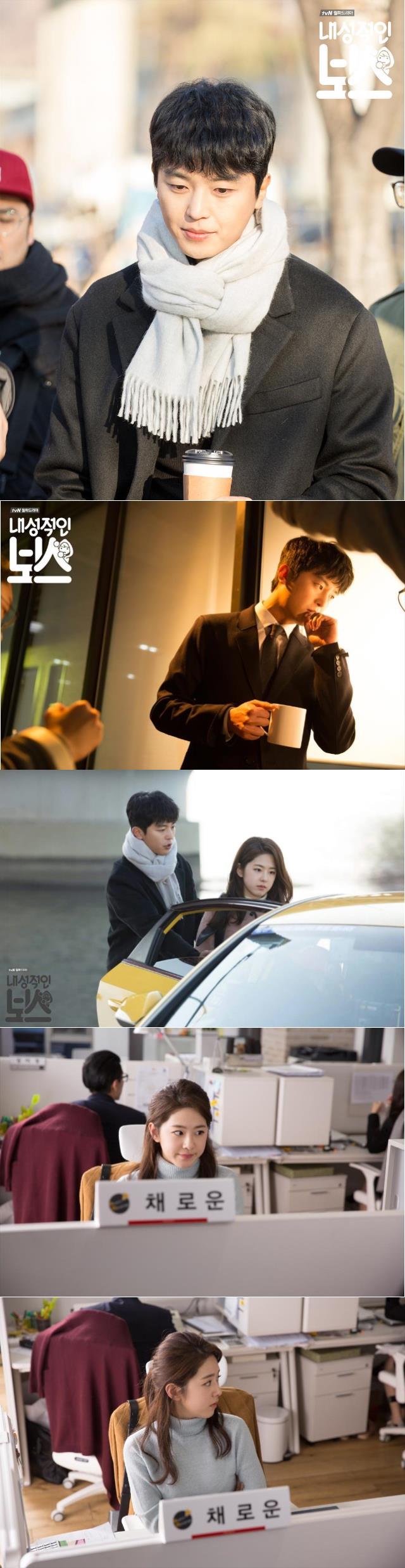 [포토]월화드라마 '내성적인 보스'…연우진, 박혜수, 윤박, 공승연! 촬영현장 스틸컷 공개 (등장인물, '막돼먹은 영애씨15' 후속) /사진=월화드라마 '내성적인 보스' 스틸컷 (월화드라마 '내성적인 보스' 연우진, 박혜수)