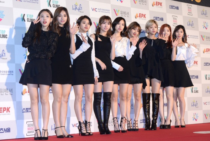 그룹 트와이스가 19일 개최된 '서울가요대상'에서 3관왕이 올랐다.사진=뉴시스