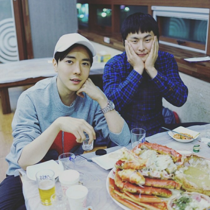 '외모지상주의' 작가 박태준(왼쪽)이 속초로 머리를 식히러 다녀왔다. /사진=박태준 블로그