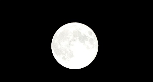 11일 정월대보름을 맞아 보름달을 볼수 있을 것으로 전망된다./뉴시스