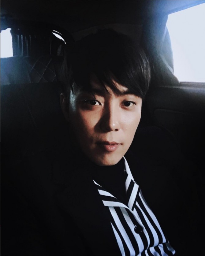 문희준 결혼식에 참석한 은지원이 '술친구를 하나 잃었다'며 행복하게 잘 살으라고 축하인사를 보냈다./사진=은지원 인스타그램 캡처