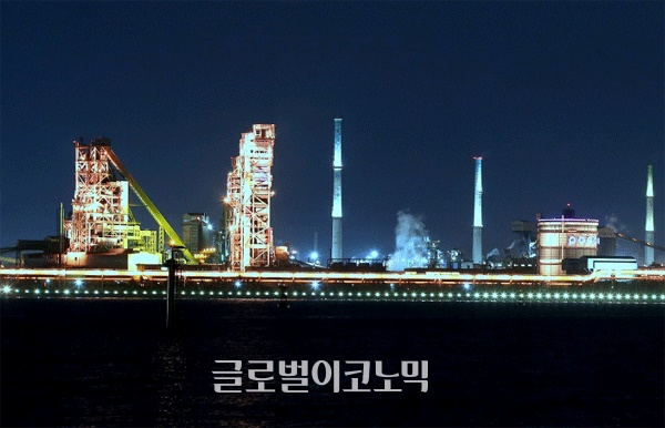 - 6년만에 새로 바뀐 포항제철소 야간 경관조명 모습
