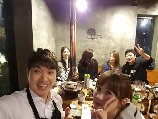 '하숙집 딸들' 첫 회식에 참석한 박수홍, 이다해, 이수근, 이미숙, 박시연, 윤소이./사진=공식 인스타그램 캡처