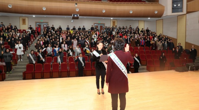 국민건강보험공단 부산지역본부는 22일 창원대학교에서 건강백세운동강사로 구성된 'Let`s go exercise' 추진단 발대식을 개최했다.
