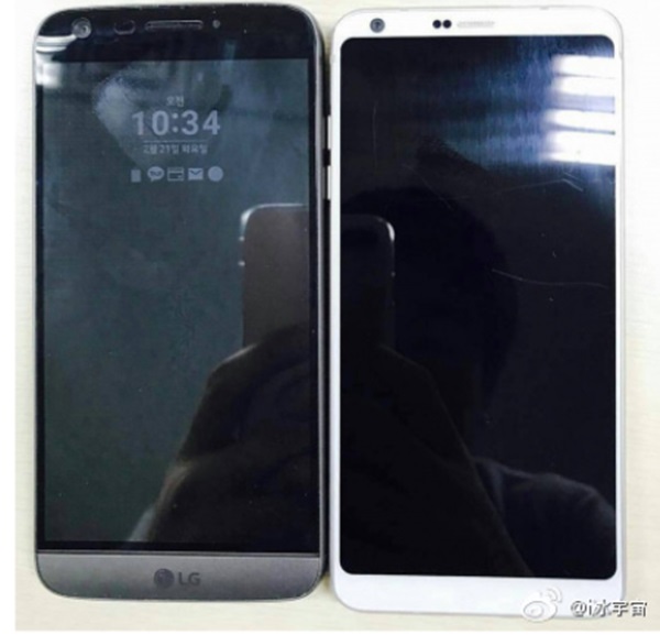 LG G5와 함께 찍힌 LG G6 화이트.사진=웨이보