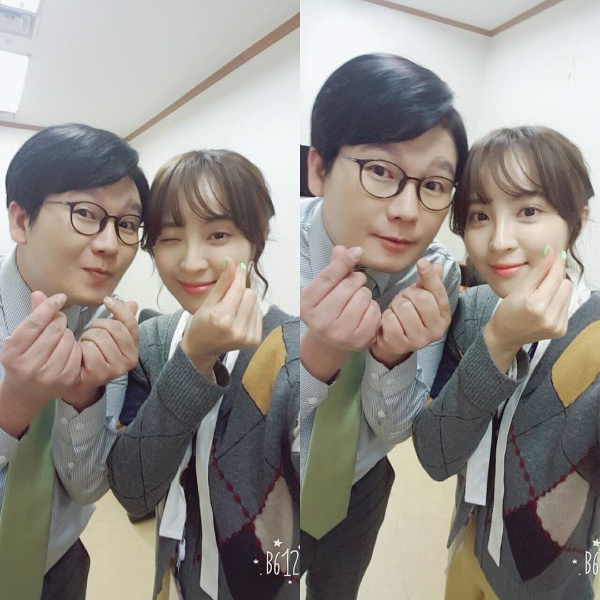 KBS2 수목드라마 '김과장'에서 경리부 이재준 역으로 귀여운 밉상 캐릭터를 그리고 있는 김강현(왼쪽)과 극중 홍가은 역의 정혜성 촬영장 비하인드 컷/사진=김강현 인스타그램 캡처