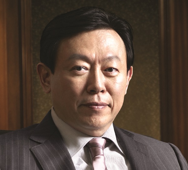신동빈 롯데 회장이 30일 징역 10년 및 벌금 1000억원을 구형받았다.