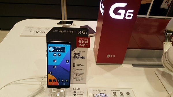 LG전자의 신형 스마트폰 G6. 사진=유호승 기자
