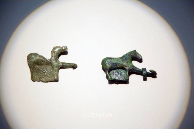 청리고분 A-10에서 출토된 삼국시대 청동 말모양 허리띠 고리, 상주박물관