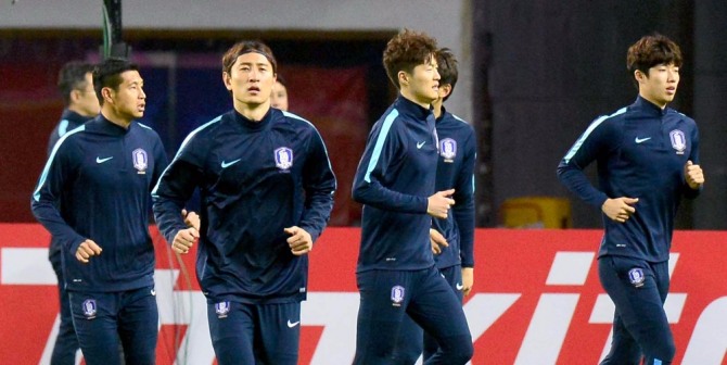  러시아 월드컵 아시아 최종예선 중국전을 하루 앞둔 22일 오후(현지시각) 중국 창사 허룽 스타디움에서 한국 대표팀 선수들이 훈련을 하고 있다. /뉴시스