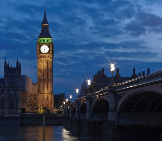 현지시간 22일 런던 국회의사당 인근에서 발생한 차량 테러는 지난해 벨기에 동시다발 테러와 같은날 발생해 전 세계가 경악을 금치 못하고 있다. 미국과 독일은 영국과 함께 대테러 전선에 동참하겠다는 뜻을 잇따라 밝혔다 / 자료=글로벌이코노믹