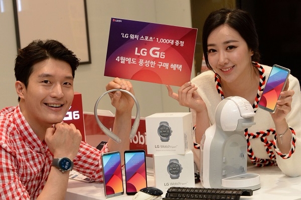 LG전자는 다음달 G6 구매고객 대상으로 추첨을 통해 스마트워치 1000대를 증정하는 이벤트를 진행한다.