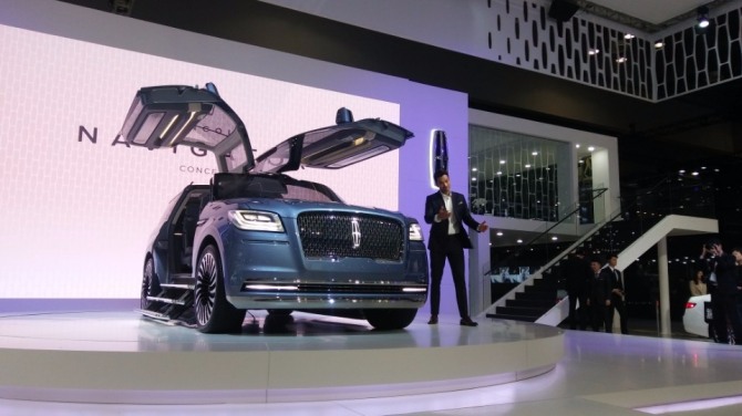 링컨 콘셉트 자동차 ‘네비게이터’…SUV에 걸윙도어 장착 사진 - 천원기 기자 