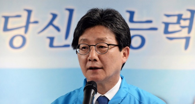 바른정당 유승민 대선후보가 5일 오후 서울 영등포구 여의도동 바른정당 당사에서 안보공약 발표를 하고 있다. 사진=뉴시스
