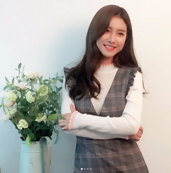 SBS 주말드라마 '우리 갑순이'에서 주연 갑순이로 대활약한 김소은 비하인드 컷이 5일 공개됐다./사진=공식 인스타그램 캡처